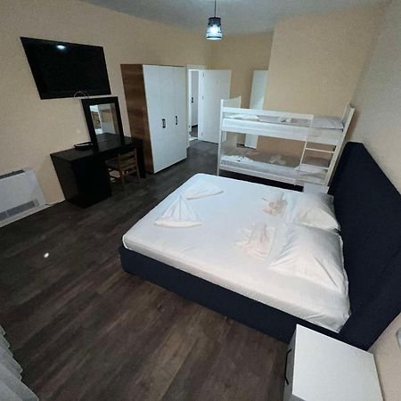 Hotel & Restaurant Frida Gjakova Eksteriør billede