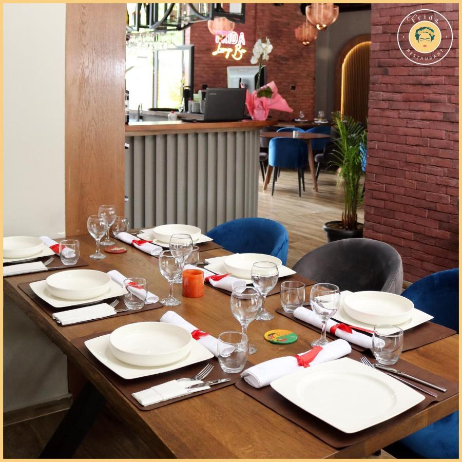 Hotel & Restaurant Frida Gjakova Eksteriør billede