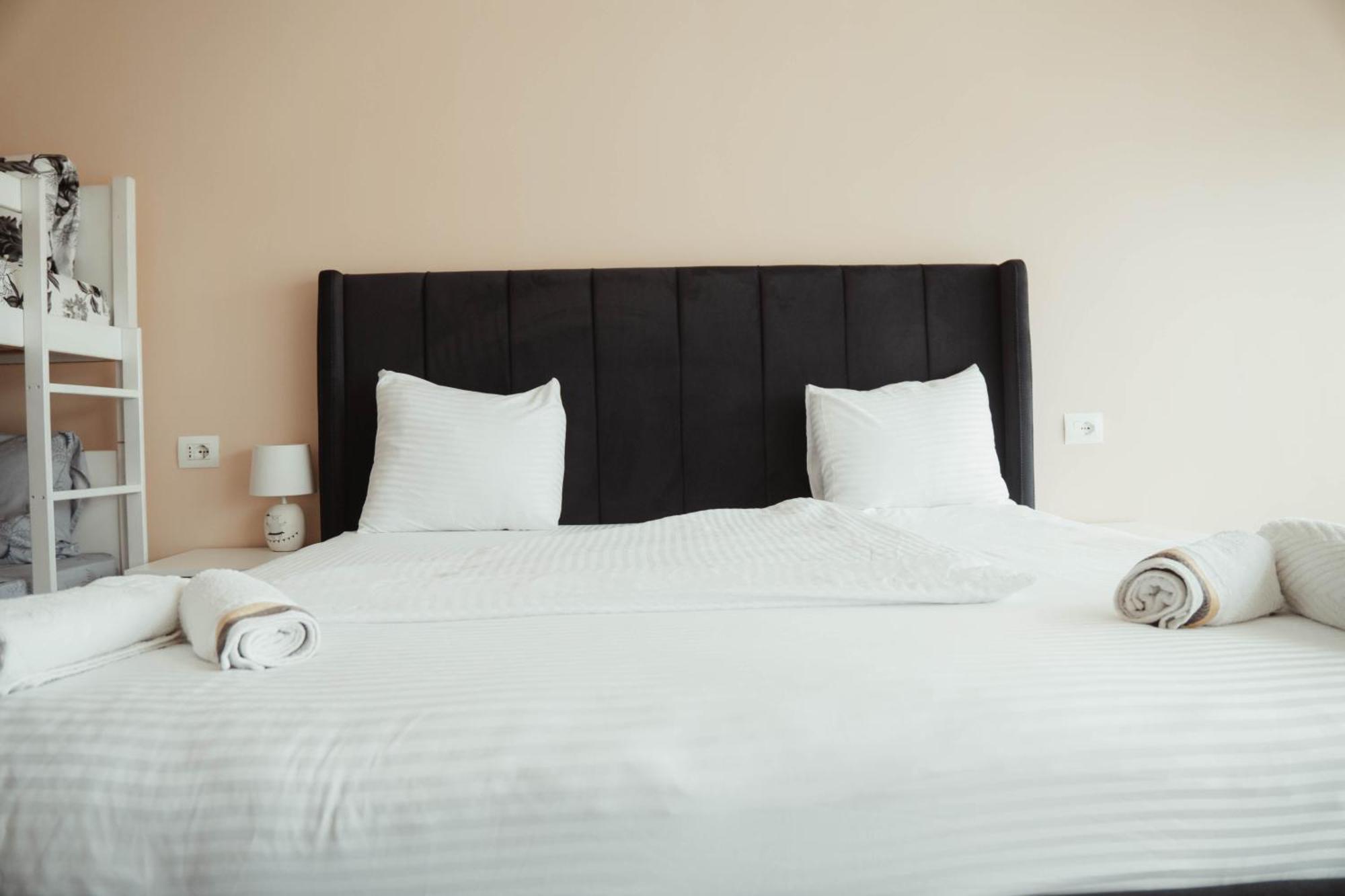 Hotel & Restaurant Frida Gjakova Eksteriør billede