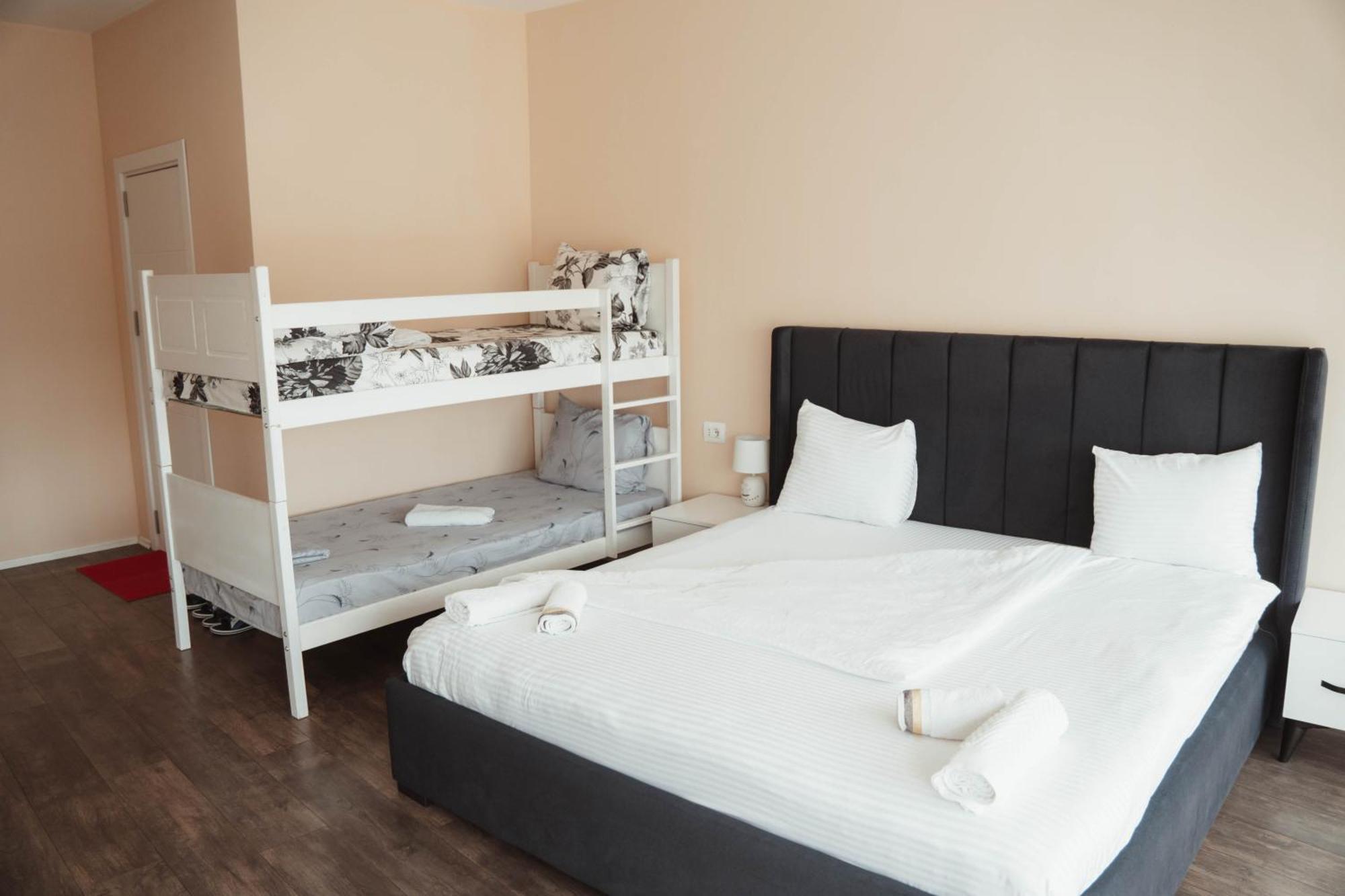 Hotel & Restaurant Frida Gjakova Eksteriør billede