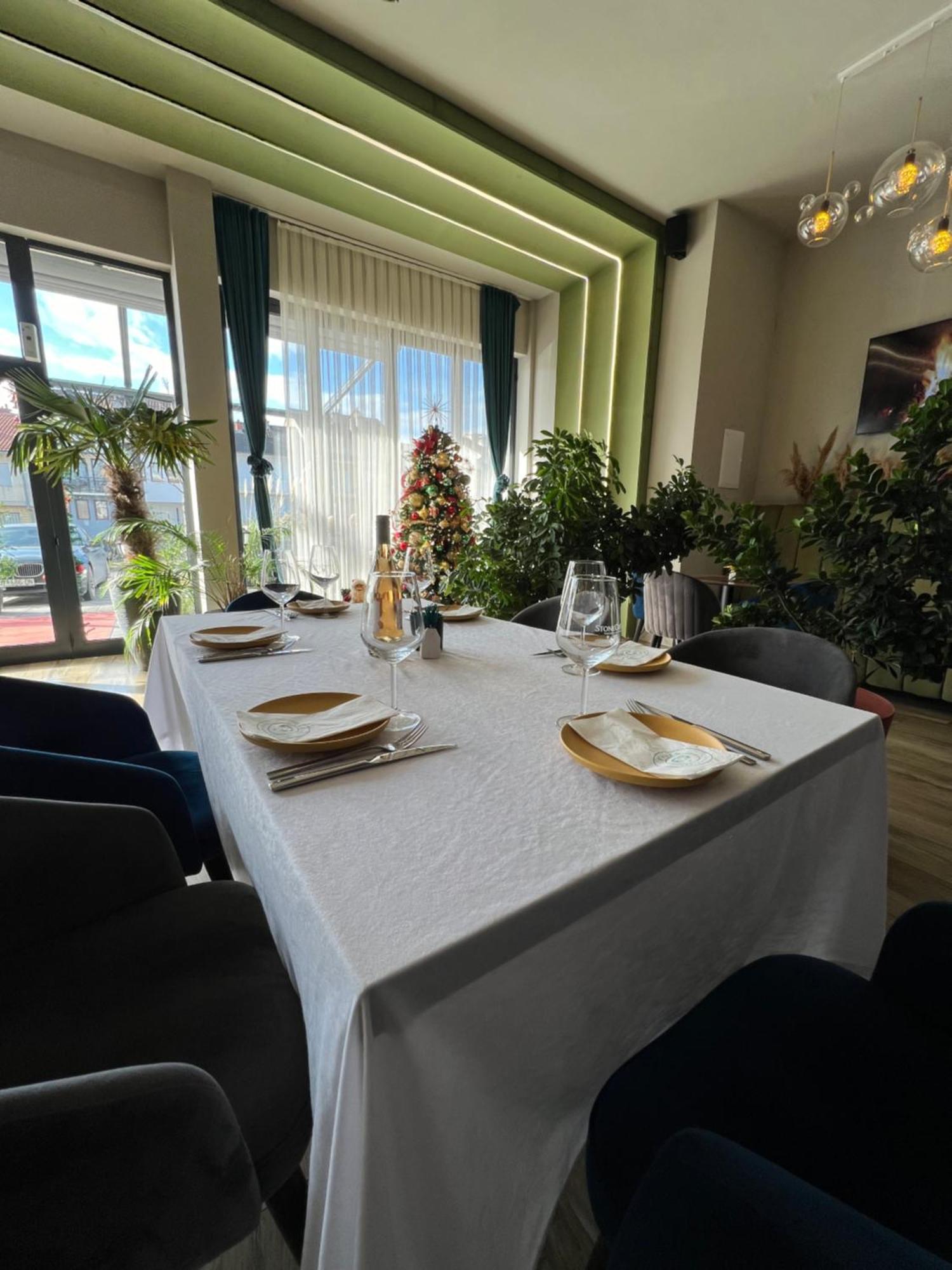 Hotel & Restaurant Frida Gjakova Eksteriør billede
